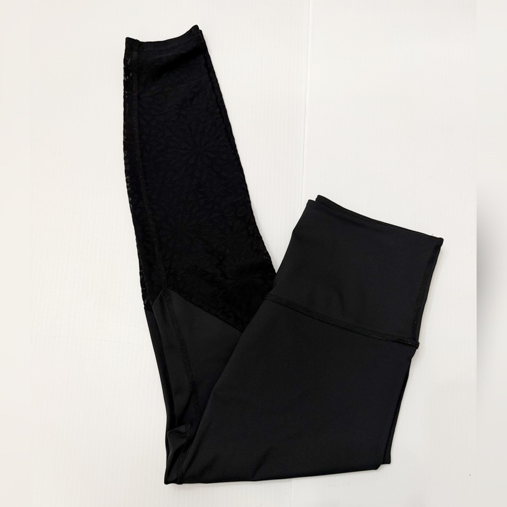 Beyond Yoga Cut It Close Mesh Black High Waisted 7/8 Leggings - M